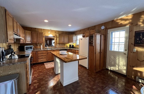 Stratton House | Inviting Ski Cabin Just Minutes from the Mountains