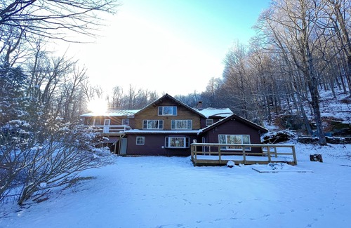 Stratton House | Inviting Ski Cabin Just Minutes from the Mountains
