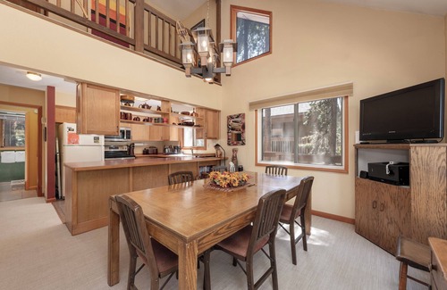 Old Town Cabin | Inviting Ski Inn Steps from Slopes with Relaxing Hot Tub