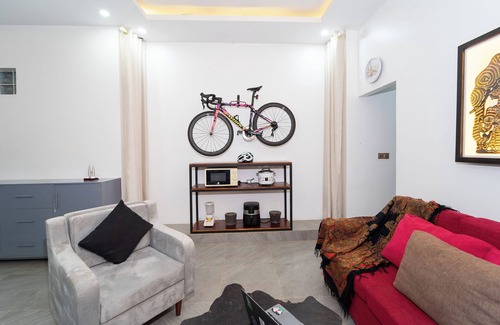 Siem Reap House | Cozy Skyview Retreat Private 2BR Villa Rooftop Pool, Full Kitchenette