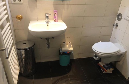Feuersee Apartment | Pet-Friendly Souterrain Retreat in Western Stuttgart
