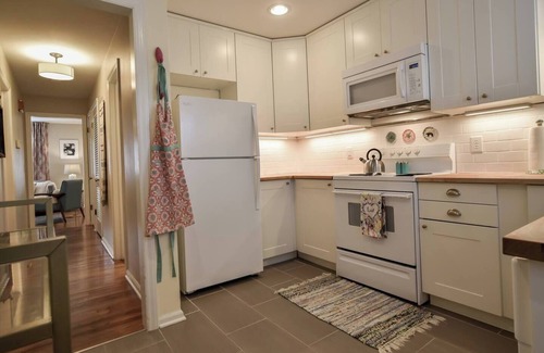 Kansas City Condo | Charming Duplex Near KU Hospital | Guest Rated 9.8