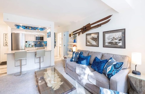 Upper Village Apartment | Inviting Mountainside 1BRM: Pool, Hot Tub & Walk Everywhere!