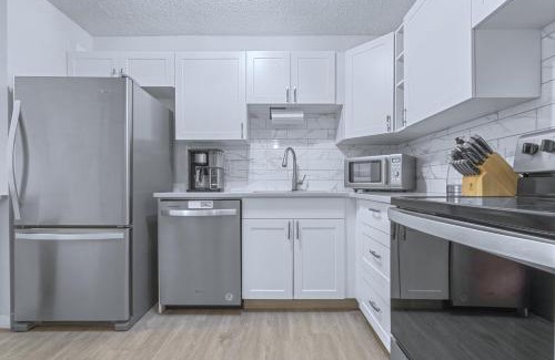 Beltline Apartment | Cozy & Spacious 2BR at Stampede w Parking and AC
