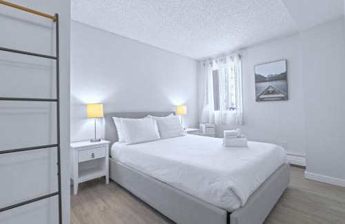 Beltline Apartment | Cozy & Spacious 2BR at Stampede w Parking and AC