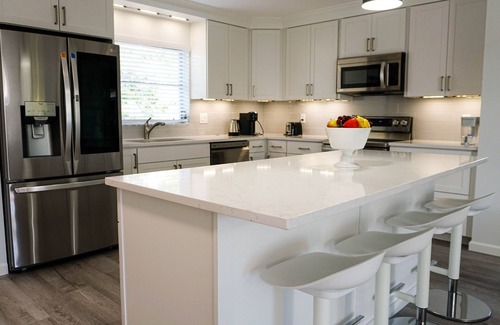 Oakland Hills House | Charming 2BR/2BA Gem Near Beach in Sunshine State