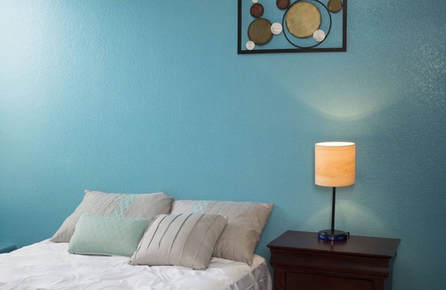 Garland House | Cozy & Spacious 3Bds, 2 Full Baths Heart of Garland & Firewheel Malll