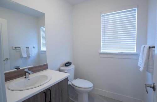 Moncton House | Cozy & Spacious 3BR Home in Moncton