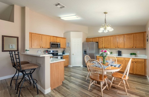 Gateway Ranch House | Pet-Friendly 3BR Retreat with Big Backyard near SanTan Mall