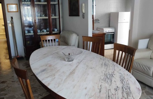 Monte Po-Nesima-San Leone-Rapisardi Apartment | Bright Apartment Retreat with Spa and Hot Tub Amenities