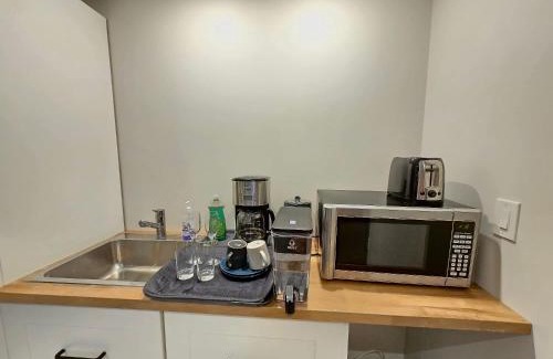 Cambridge Apartment | Cozy,spacious basement suite in Cambridge near 401