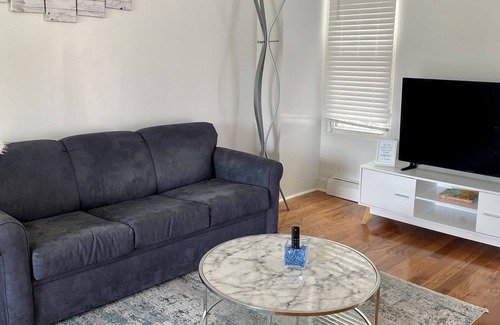 Gowanus Apartment | Inviting Duplex Retreat with Patio for Families