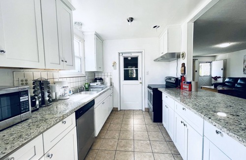 Hayward House | Inviting Hayward 4BR Home with Free Parking & WiFi