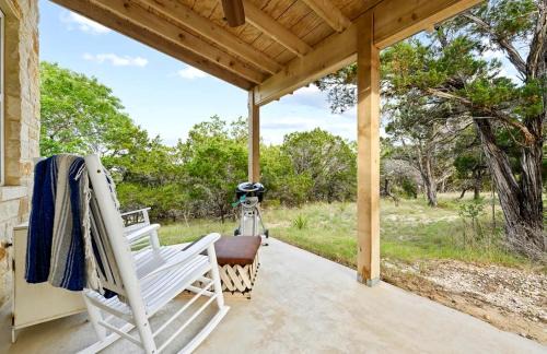Dripping Springs House | Cozy Spacious Studio Cottage for a Peaceful Romantic Escape to Texas Hill Country near Dripping Springs, Texas
