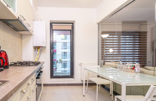 Militari Apartment | Bright Studio Retreat with Breakfast in New Building