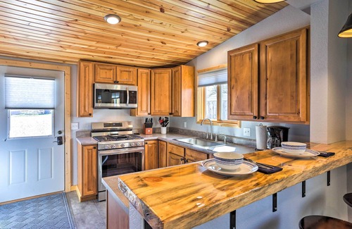 Spearfish Cottage | Inviting Spearfish Cottage Near Hiking Trails & Spa Access