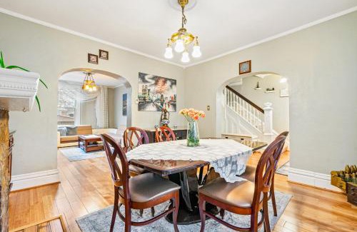 Swissvale House | Cozy Private Room in a Big House with Family-Friendly Amenities