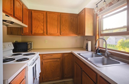 South Deerfield Apartment | Inviting Stay in South Deerfield with Family-Friendly Amenities