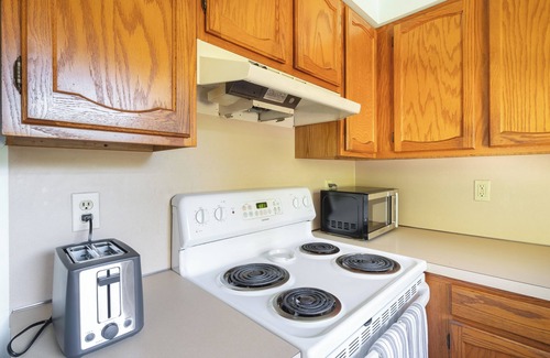 South Deerfield Apartment | Inviting Stay in South Deerfield with Family-Friendly Amenities