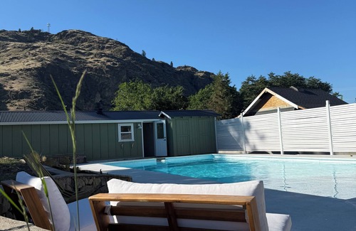 Okanagan-Similkameen House | Cozy Stay in the Okanagan. Top wineries and golf courses just minutes away.