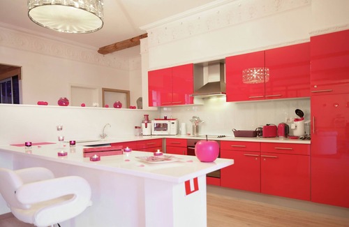 Ensival Apartment | Exceptional Ensival Apartment with Sauna & Spa Amenities