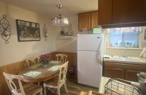 Arrowhead Villas Cabin | Inviting 2 Bedroom Cabin with Fireplace & Breakfast Included