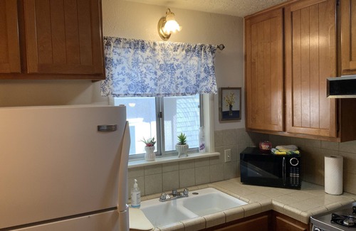 Arrowhead Villas Cabin | Inviting 2 Bedroom Cabin with Fireplace & Breakfast Included