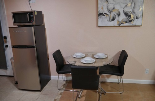 Spring Valley Apartment | Inviting Studio Near The Strip with Spa and Breakfast