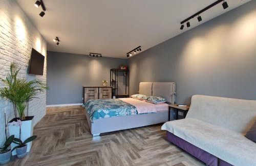 Solomjanskyj Apartment | Cozy Apartment Near Tower Business Center & Oasis Concert Hall