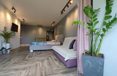 Solomjanskyj Apartment | Cozy Apartment Near Tower Business Center & Oasis Concert Hall