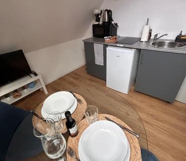 Saint-Quentin Apartment | Cozy studio 5