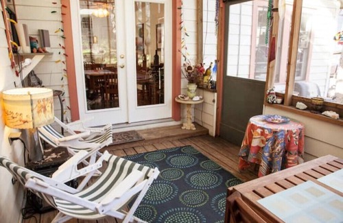 Bouldin Apartment | Charming Studio Near Downtown with Ocean View & Massage Chair
