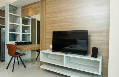 Mampang Prapatan Apartment | Comfortable Studio Apartment at Nine Residence with Pool