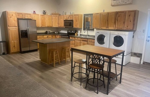 Laveen Village Apartment | Charming Studio Apartment near South Mountain with Spa & Kitchen