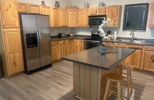Laveen Village Apartment | Charming Studio Apartment near South Mountain with Spa & Kitchen