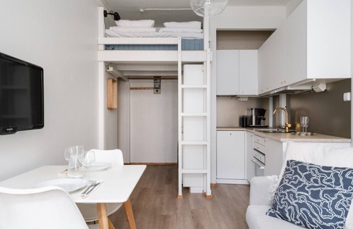 Keskinen District Apartment | Cozy Studio Apartment in Kallio