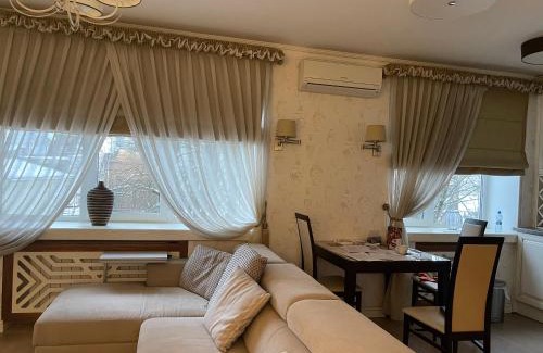 Centrs Apartment | Charming Studio Apartment in Central Riga – Pet Friendly & Rated 9.6