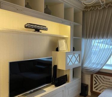Centrs Apartment | Charming Studio Apartment in Central Riga – Pet Friendly & Rated 9.6
