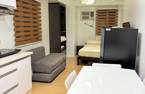 South Triangle Apartment | Cozy Studio at MPlace