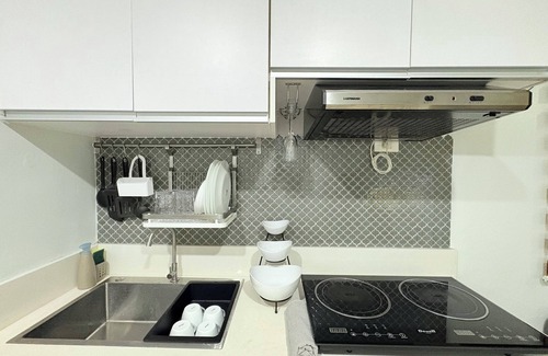 South Triangle Apartment | Cozy Studio at MPlace