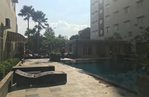 Cileunyi Apartment | Charming Studio at Pinewood Apartment with Pool Access