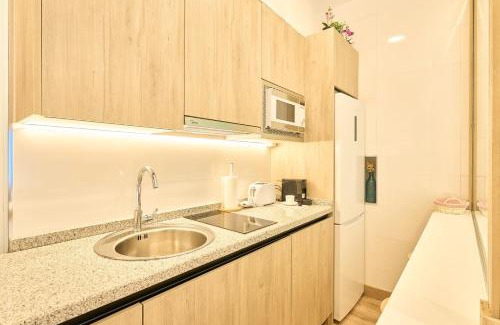 Vidal Apartment | Inviting Studio in Salamanca City - Family Friendly Stay