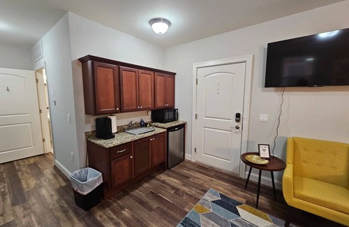 Champaign Apartment | Inviting Studio at the Historic Inman - Pet Friendly & Accessible