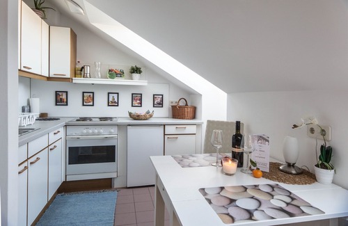Favoriten House | Inviting Studio Steps from Central Station & Metro Access