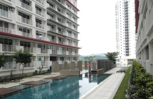 Damansara Perdana Apartment | Inviting Studio Condo Steps from The Curve & IKEA Damansara