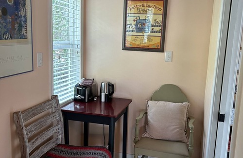 Petaluma Apartment | Pet-Friendly Studio Guesthouse in Historic Petaluma