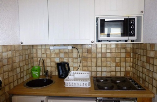 Jeux Apartment | Comfortable Studio Flat Huez for 4 with Spa & Kitchen