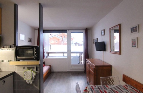 Bergers Apartment | Comfortable Apartment Huez: Studio for 5 with Spa & Kitchen