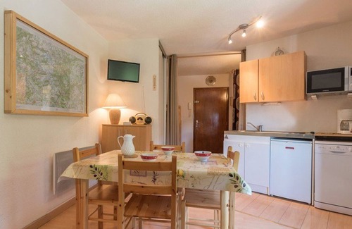 Saint-Chaffrey Apartment | Cozy Studio Flat in Saint-Chaffrey for 4 Guests