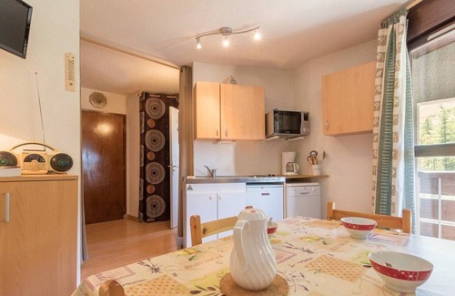 Saint-Chaffrey Apartment | Cozy Studio Flat in Saint-Chaffrey for 4 Guests